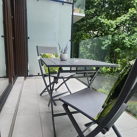 公寓 A Charming Loft In The Heart Of With Free Parking